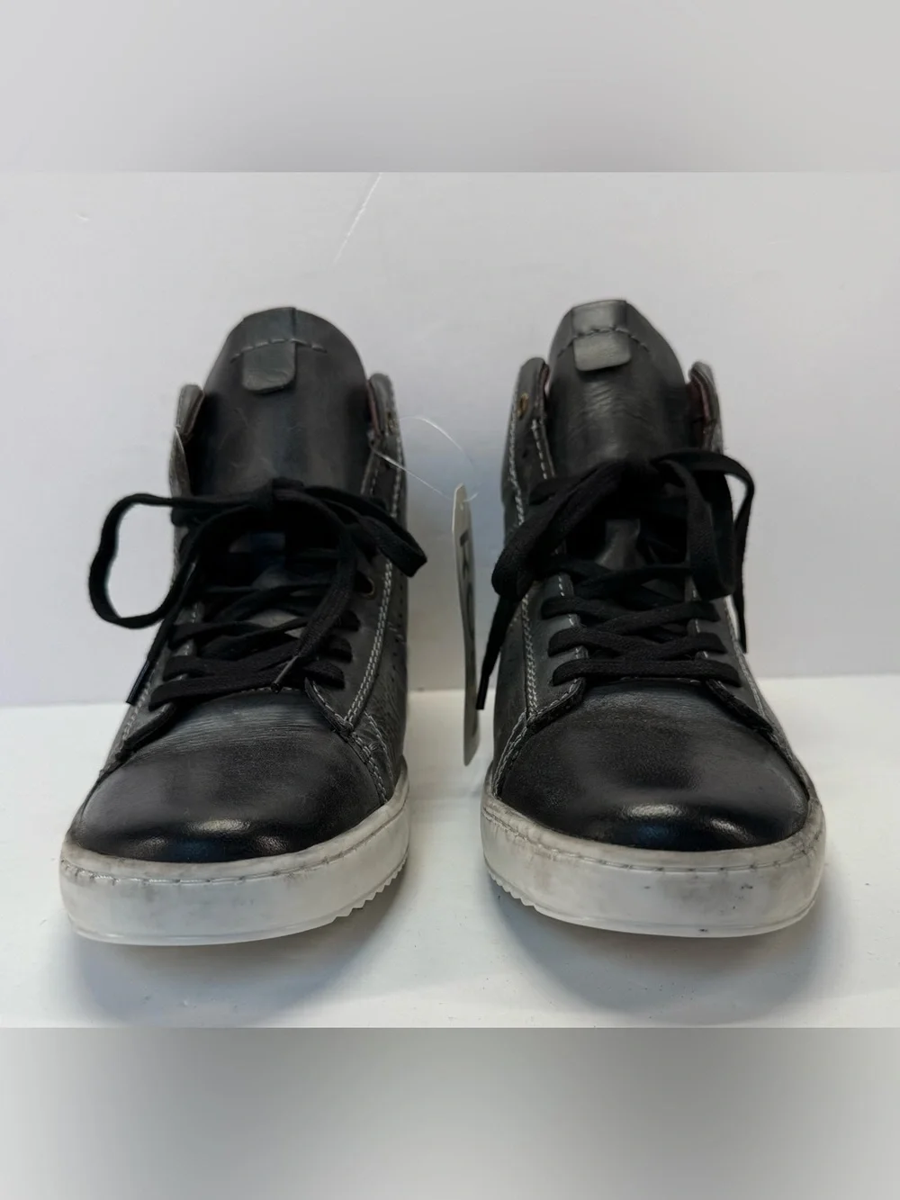 NWT Roan Roost Men's Black High-Top Leather Sneakers with Lace-Up Closure 9.5